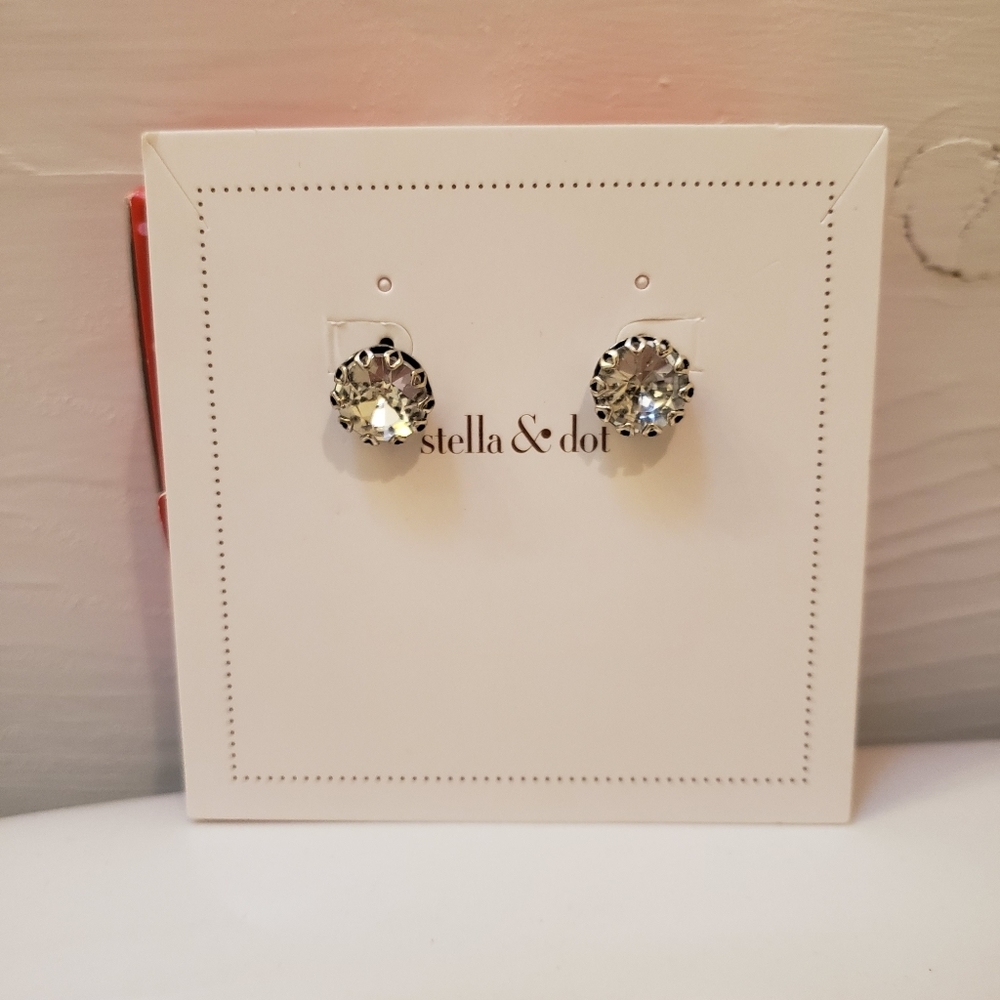 Stella & Dot Vintage Crystal Studs